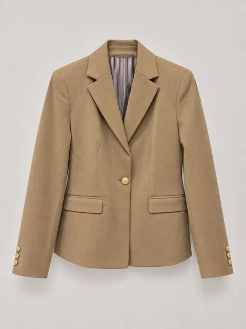 Blazer camel con botón dorado