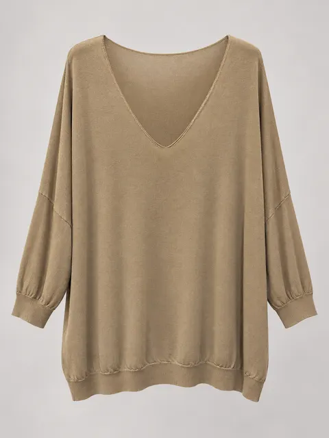 Jersey camel con cuello de pico