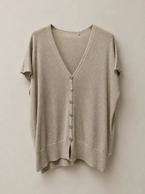 Punto beige con botones